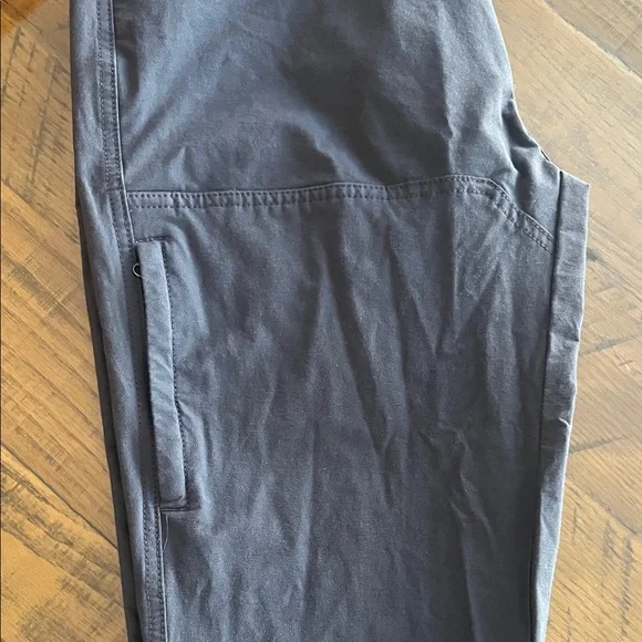 Kirkland Signature Men's Dark Gray Chinos - Picture 2 of 4